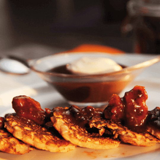 Blinis aux noix de pécan caramelisées et crème au chocolat