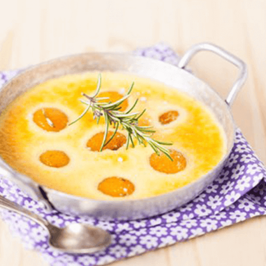 Gratin aux abricots rôtis au miel et romarin